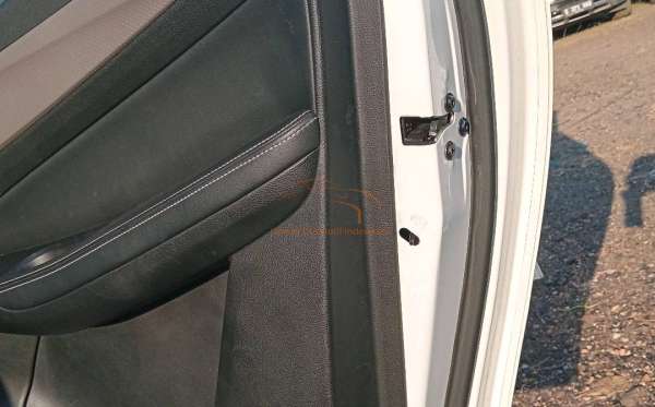 WULING CORTEZ 1.5 LUX