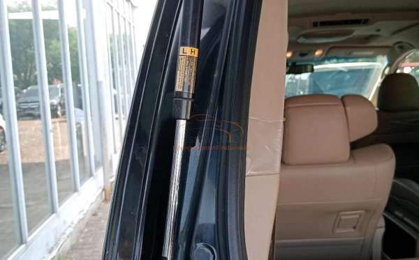 TOYOTA ALPHARD 2.4