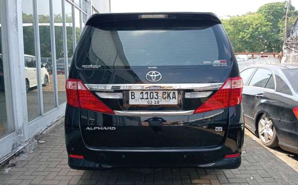 TOYOTA ALPHARD 2.4