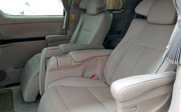 TOYOTA ALPHARD 2.4