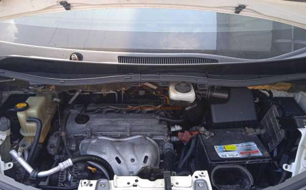 TOYOTA ALPHARD 2.4 X
