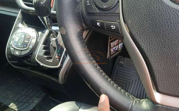 TOYOTA VOXY 2.0 AT