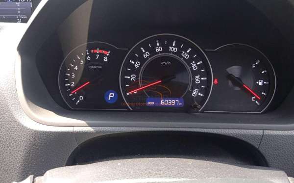 TOYOTA VOXY 2.0 AT