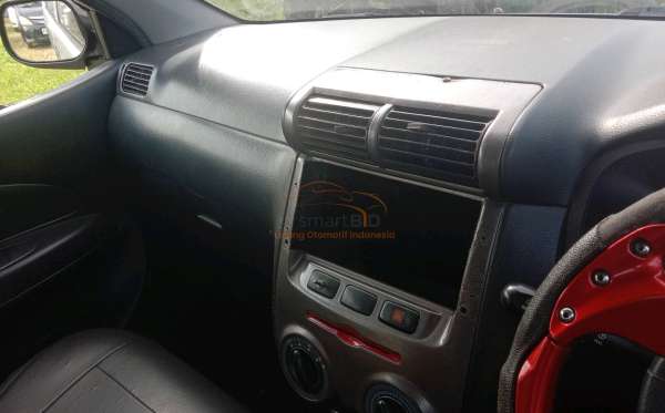 DAIHATSU XENIA