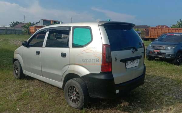 DAIHATSU XENIA