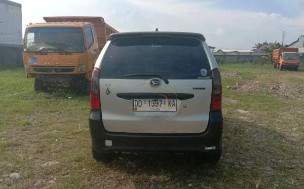 DAIHATSU XENIA