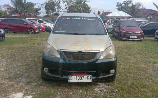DAIHATSU XENIA