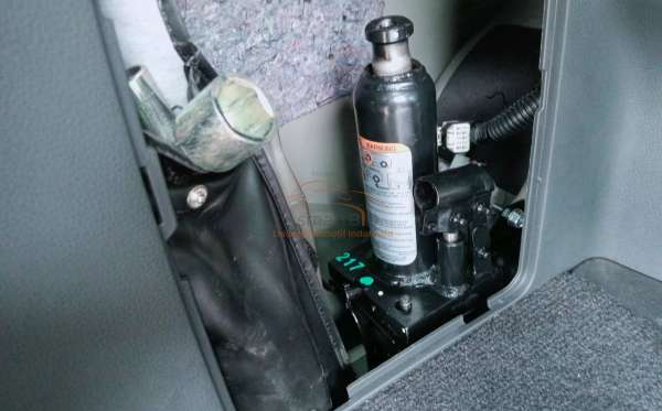 MITSUBISHI PAJERO SPORT 2.5L EXCEED (4X2)