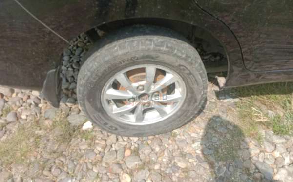TOYOTA AVANZA