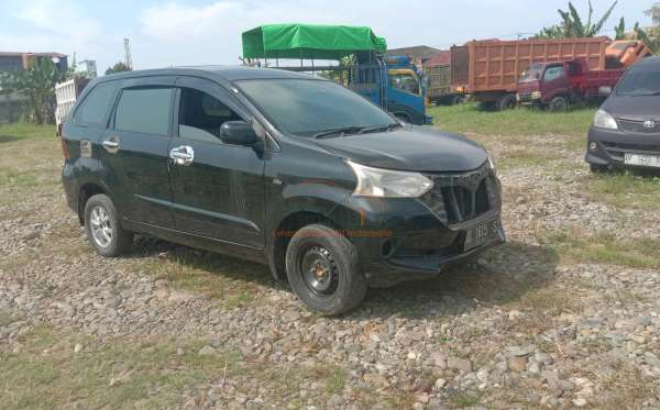 TOYOTA AVANZA