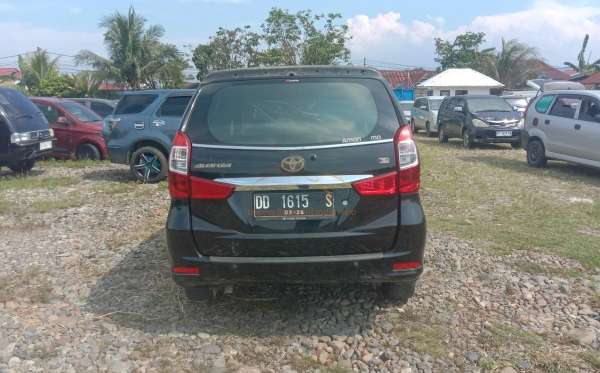 TOYOTA AVANZA