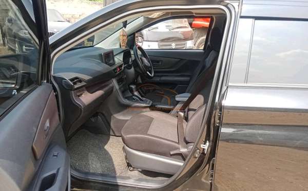 TOYOTA AVANZA E
