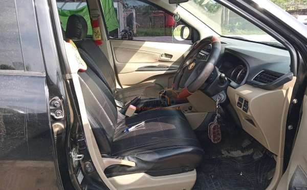 TOYOTA AVANZA