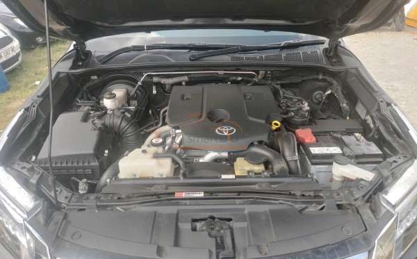 TOYOTA FORTUNER 2.4 VRZ