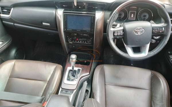 TOYOTA FORTUNER 2.4 VRZ