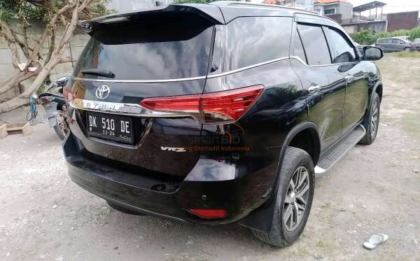 TOYOTA FORTUNER 2.4 VRZ