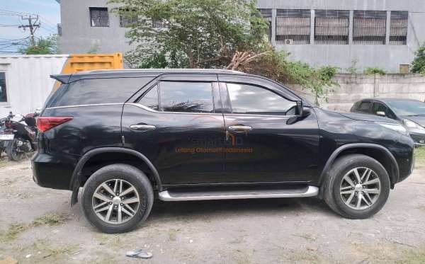 TOYOTA FORTUNER 2.4 VRZ