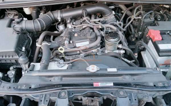 TOYOTA INNOVA  2.0 Q