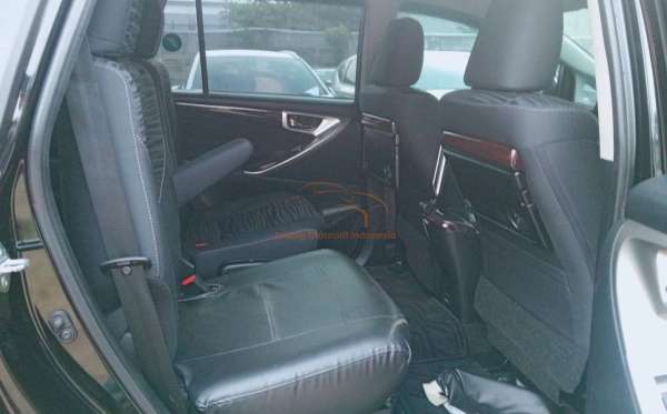 TOYOTA INNOVA  2.0 Q