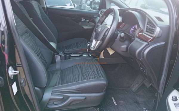 TOYOTA INNOVA  2.0 Q
