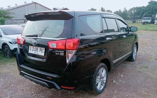 TOYOTA INNOVA  2.0 Q