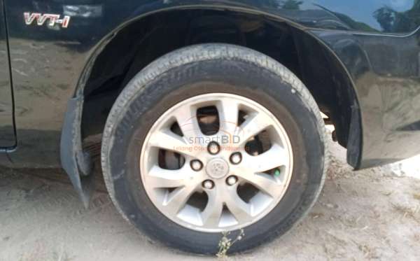 TOYOTA INNOVA V