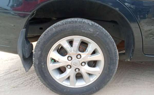 TOYOTA INNOVA V