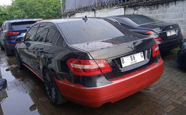 MERCEDES BENZ E 250 CGI