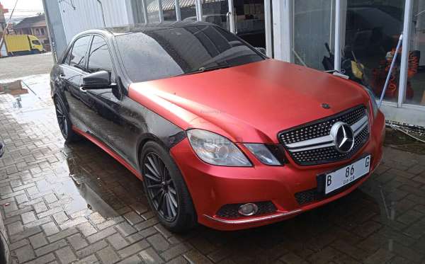 MERCEDES BENZ E 250 CGI