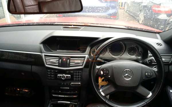 MERCEDES BENZ E 250 CGI