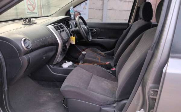 NISSAN GRAND LIVINA 1.5 X – GEAR