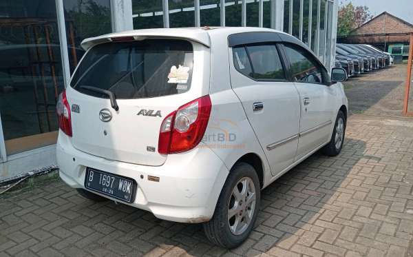 DAIHATSU AYLA 1.0 X