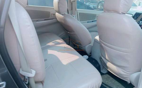 TOYOTA KIJANG INNOVA G