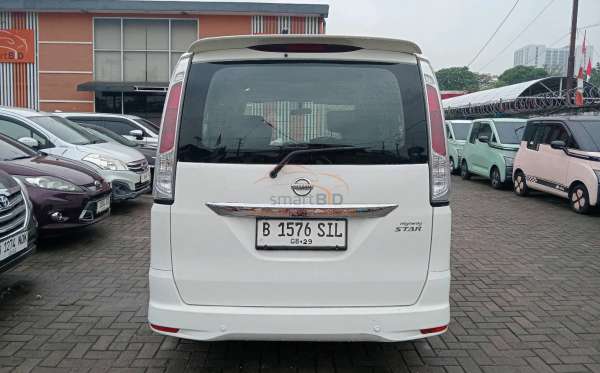 NISSAN SERENA 2.0