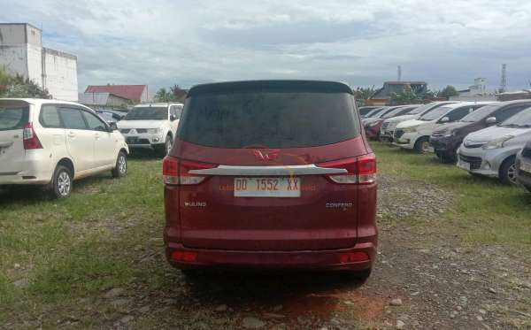 WULING CONFERO