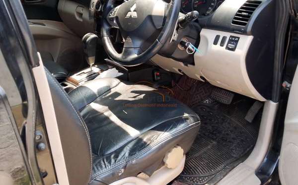 MITSUBISHI PAJERO SPORT 2.5 HP (4X2) A/T