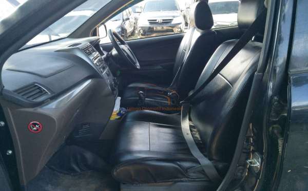 TOYOTA  AVANZA  1.3 G