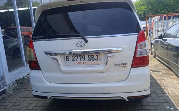 TOYOTA KIJANG INNOVA V