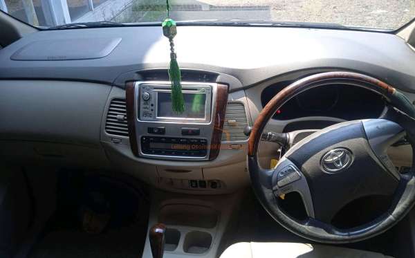 TOYOTA KIJANG INNOVA V