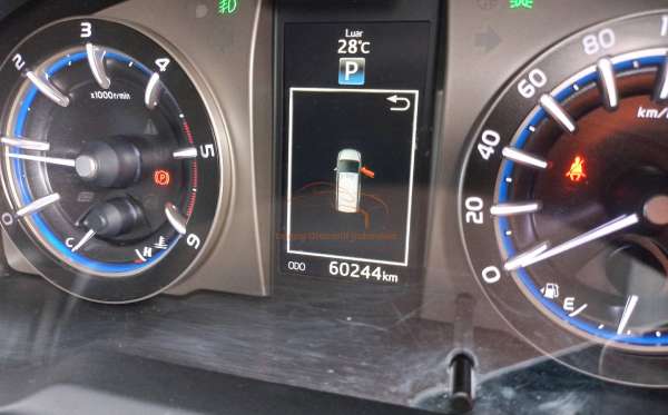 TOYOTA  INNOVA  VENTURER