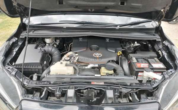 TOYOTA  INNOVA  VENTURER