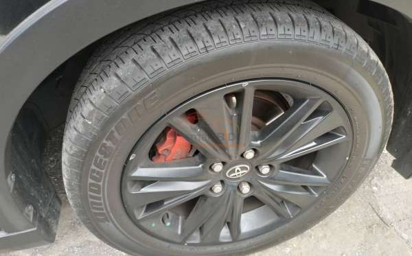 TOYOTA  INNOVA  VENTURER