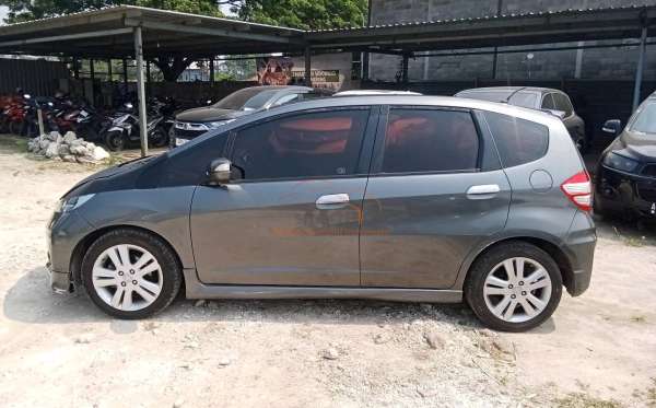 HONDA JAZZ GE8 1.5 E