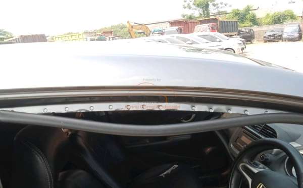 HONDA JAZZ GE8 1.5 E