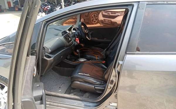 HONDA JAZZ GE8 1.5 E