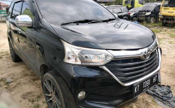 TOYOTA AVANZA