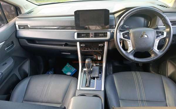 MITSUBISHI XPANDER