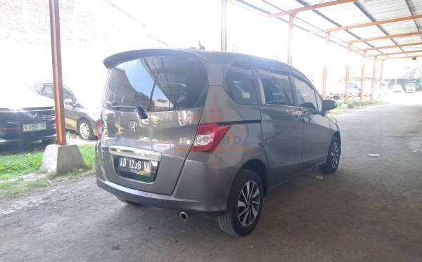 HONDA FREED GB3 1.5 E