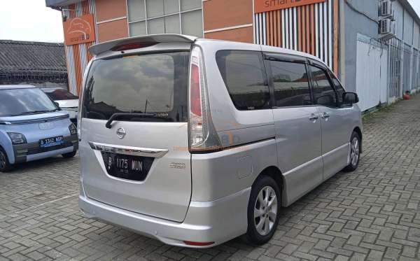 NISSAN SERENA HIGHWAY STAR