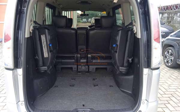 NISSAN SERENA HIGHWAY STAR